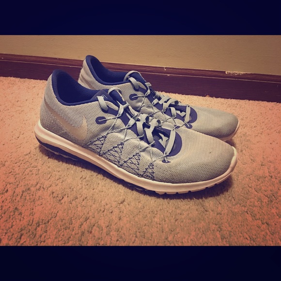 Used Girls Nike Running Shoe - Picture 2 of 5